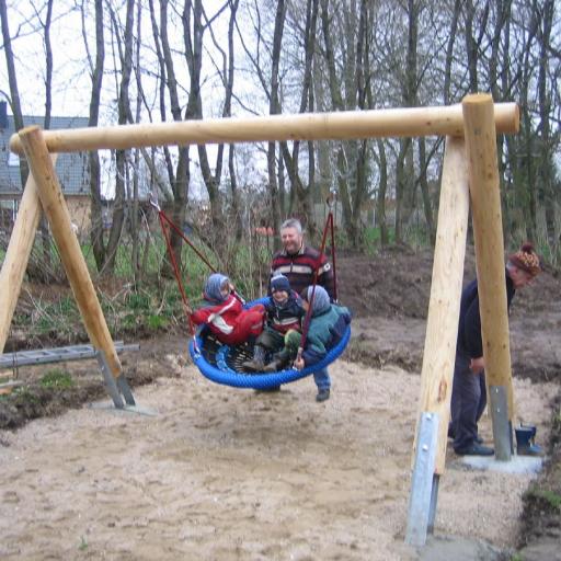 und alle steigen ein: Nestschaukel... los!